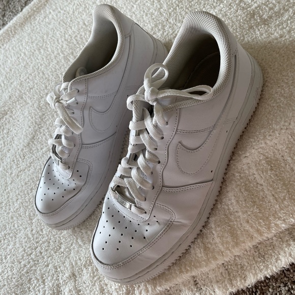 When’s white low top nike Air Force ones size 10.5 - Picture 5 of 5
